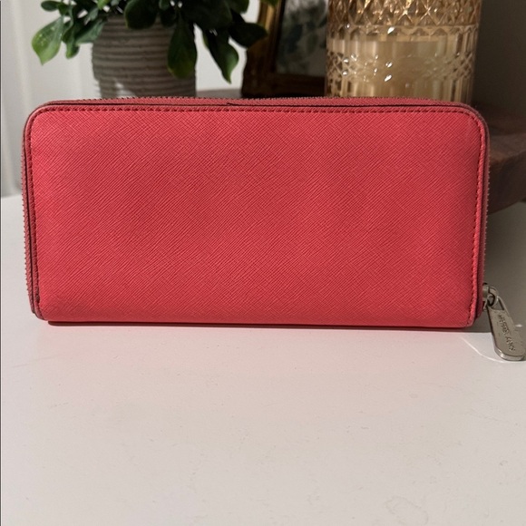 Michael Kors wallet - Picture 3 of 10